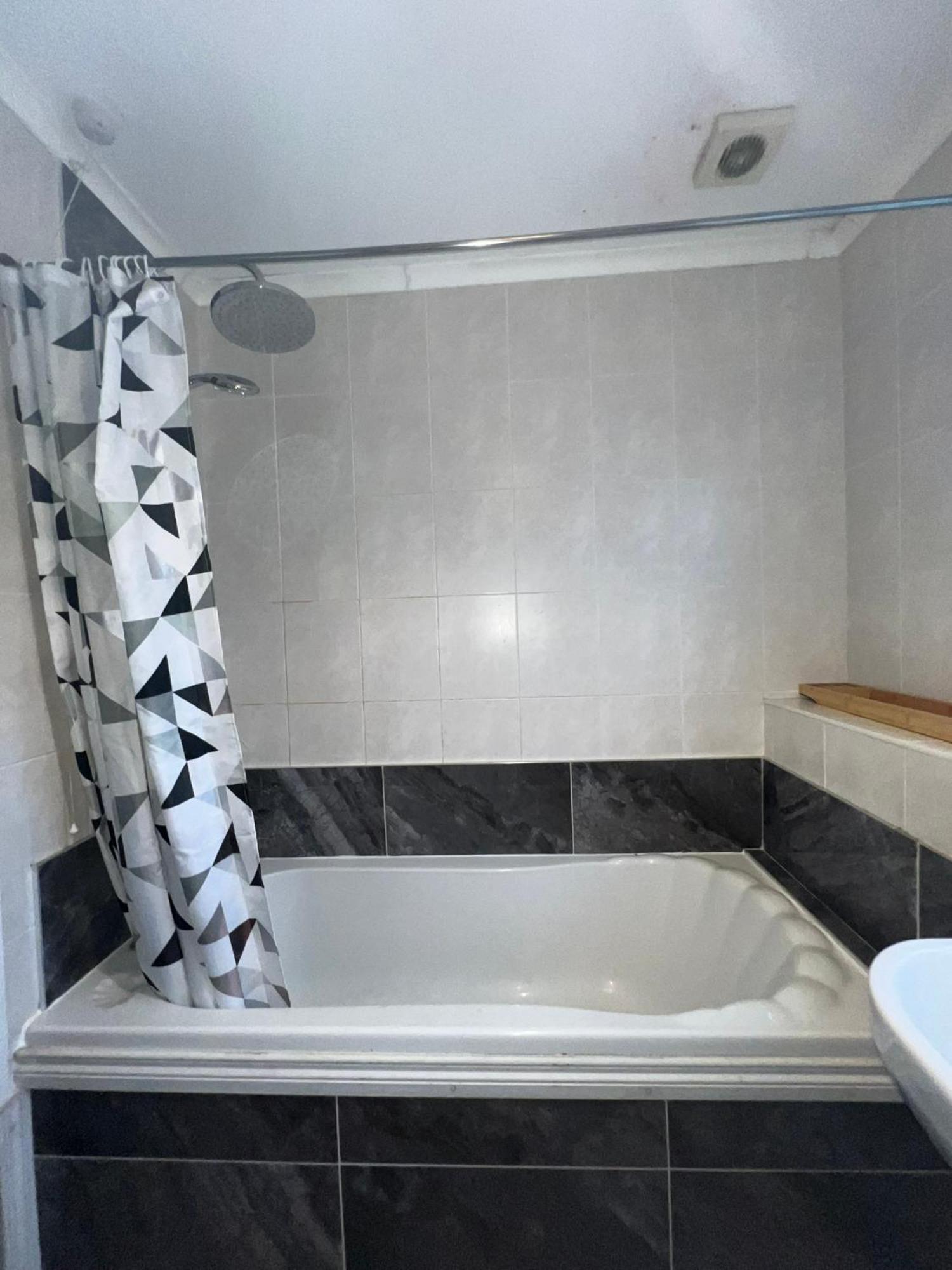 Alloggio in famiglia House Near To Castlecourt Shopping