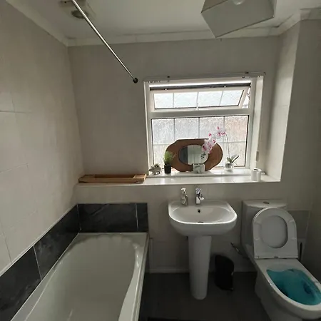 House Near To Castlecourt Shopping Apartment Belfast Exterior photo