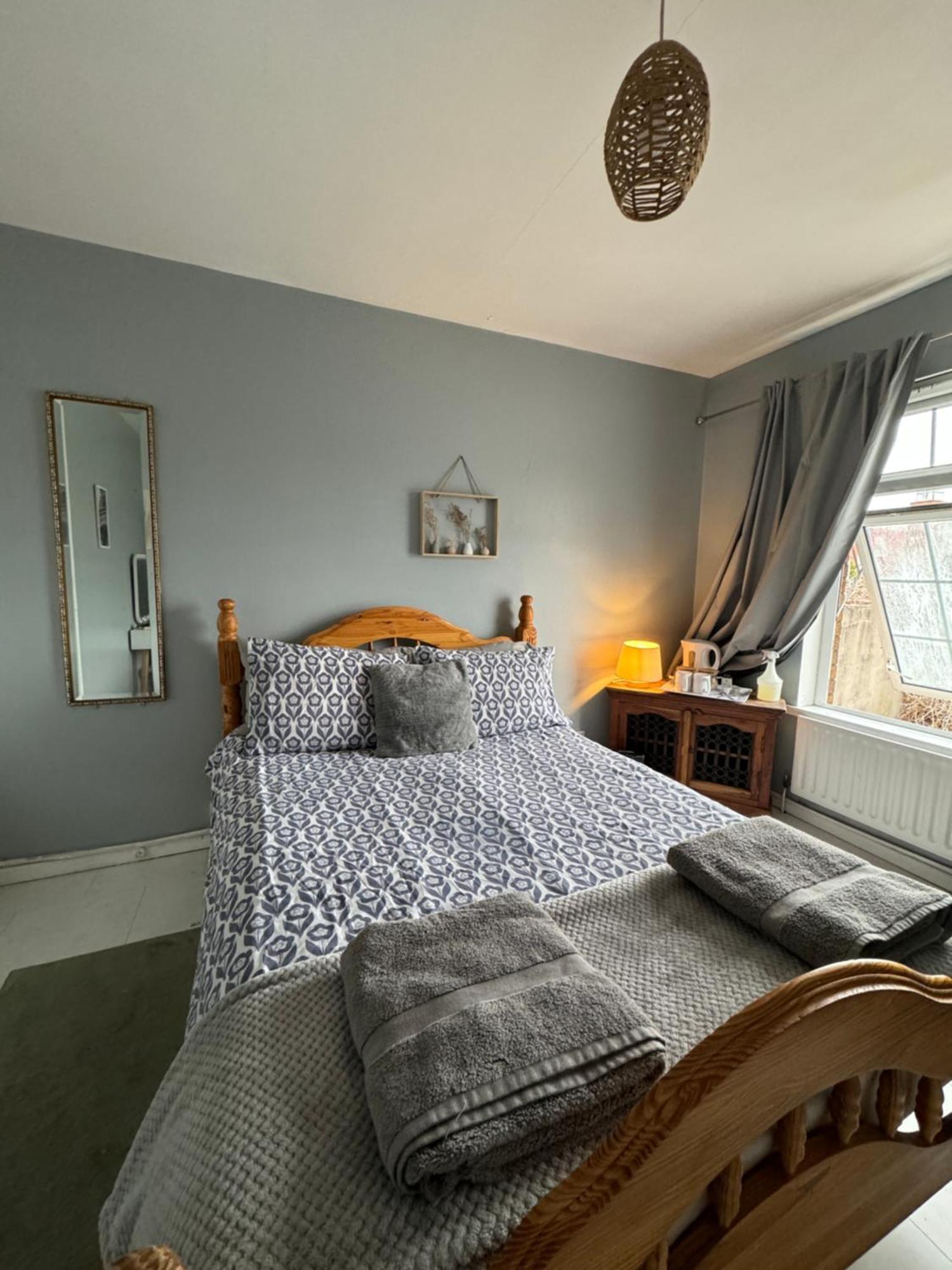 House Near To Castlecourt Shopping Accommodatie bij particulieren